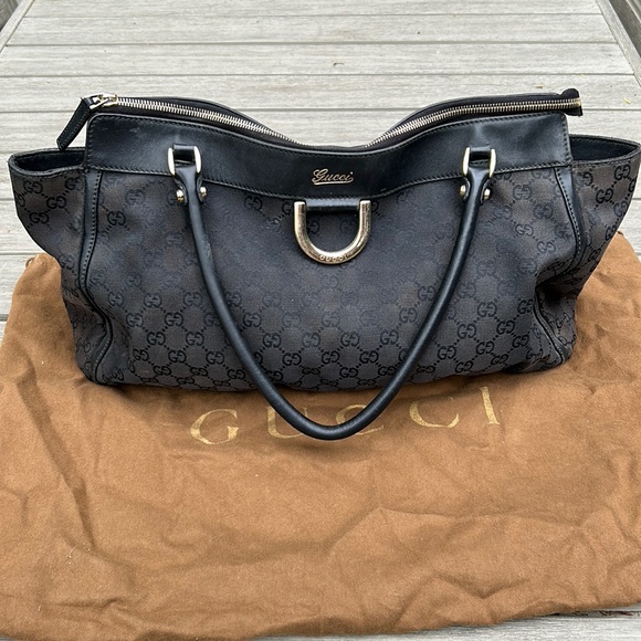 Authentic Gucci Shoulder Bag; black with gold hardware - Picture 1 of 17